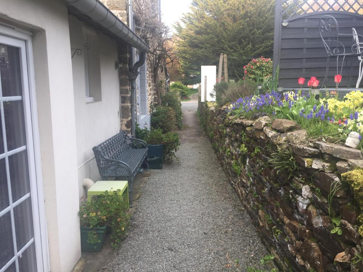 Au Bon Accueil Bed and Breakfast Saint-Marcan Eksteriør billede