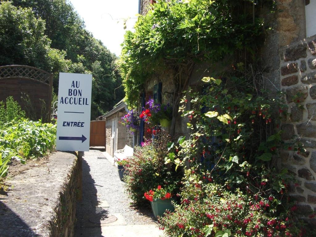 Au Bon Accueil Bed and Breakfast Saint-Marcan Eksteriør billede