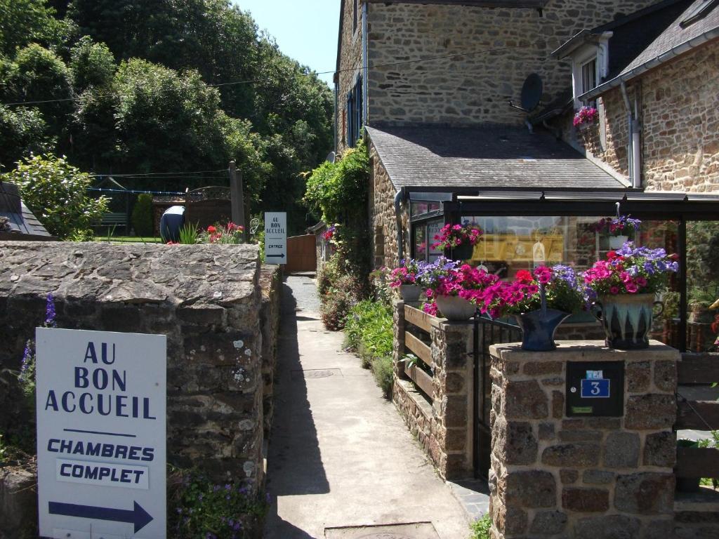 Au Bon Accueil Bed and Breakfast Saint-Marcan Eksteriør billede